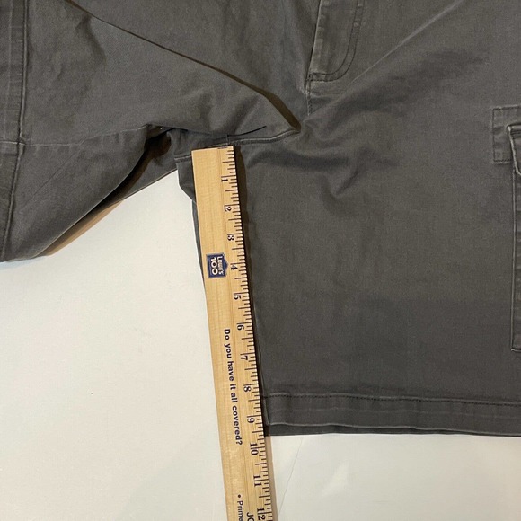 MAGELLAN Men’s 40W Cargo Shorts Dark Gray - Picture 4 of 5